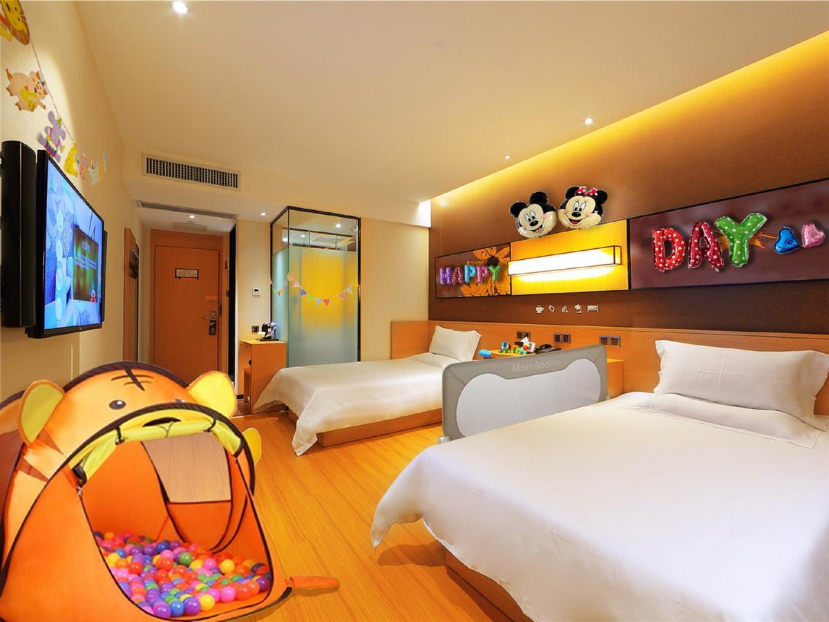 IU Hotel Tianjin Binjiang Walking Street Bagian luar foto